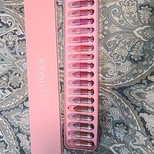 CLINIQUE SET OF 20 CHUBETTES
